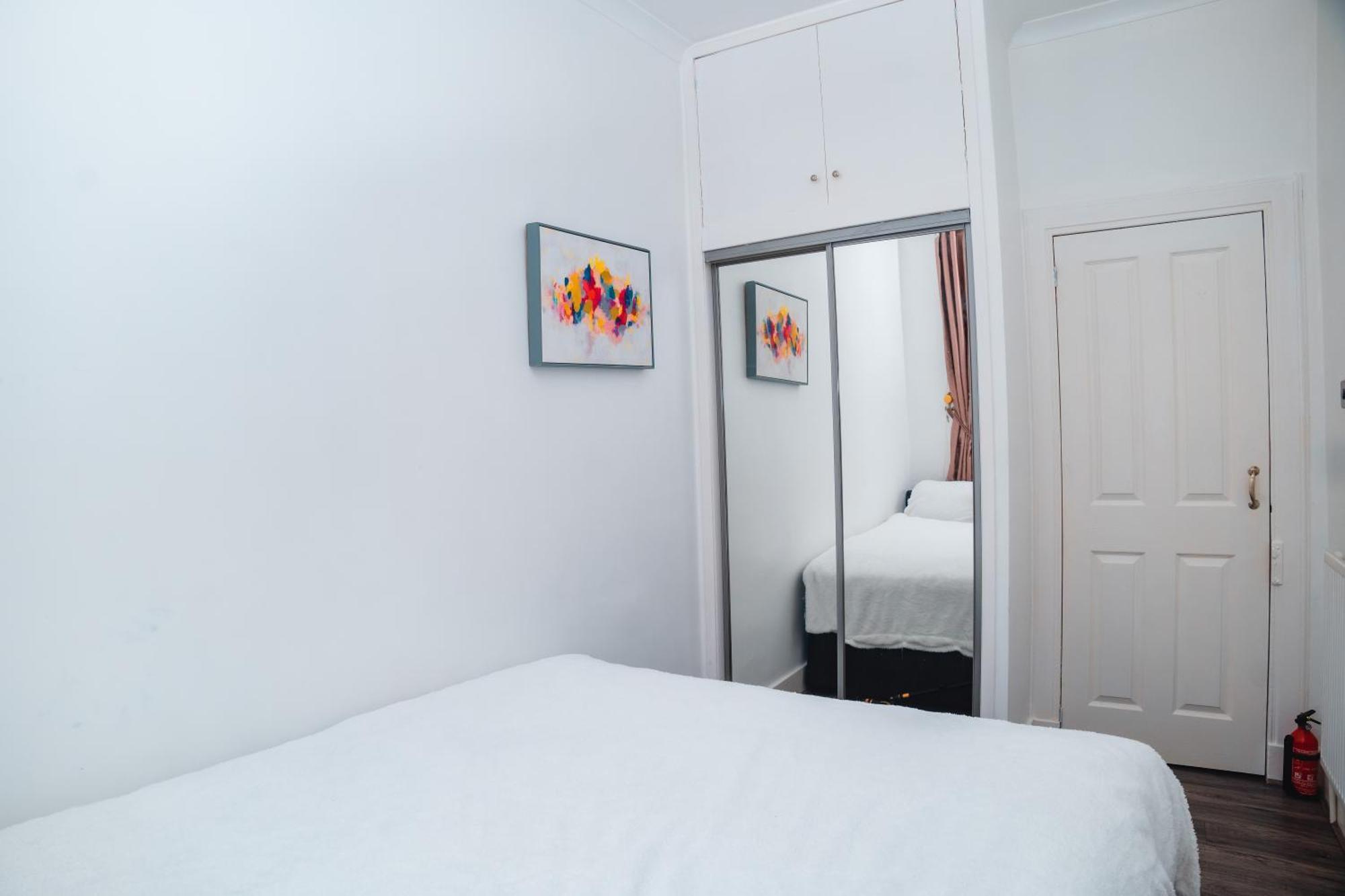Centre Flat: 2-bedroom With Parking Apartment